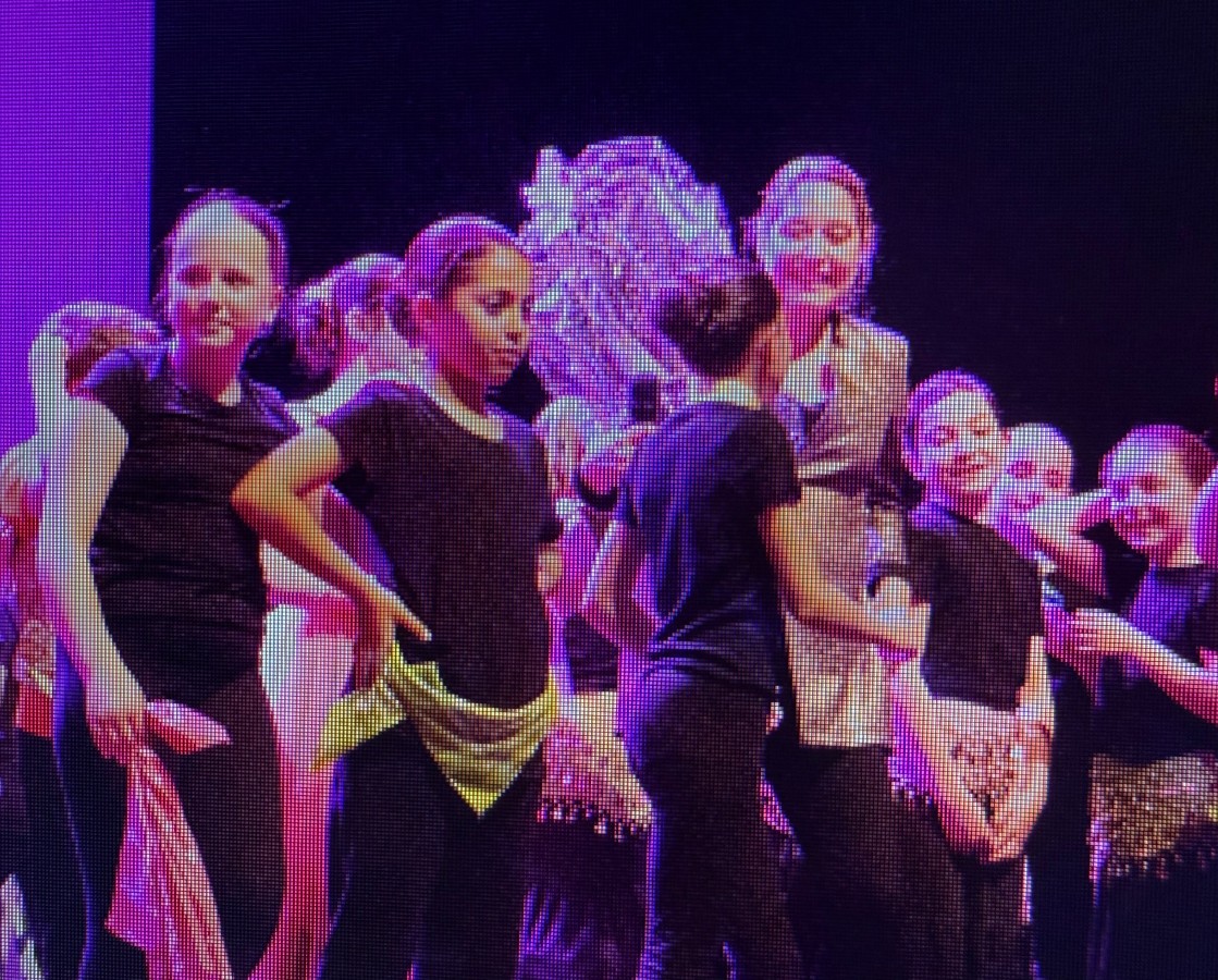 spectacle elementaire 2025